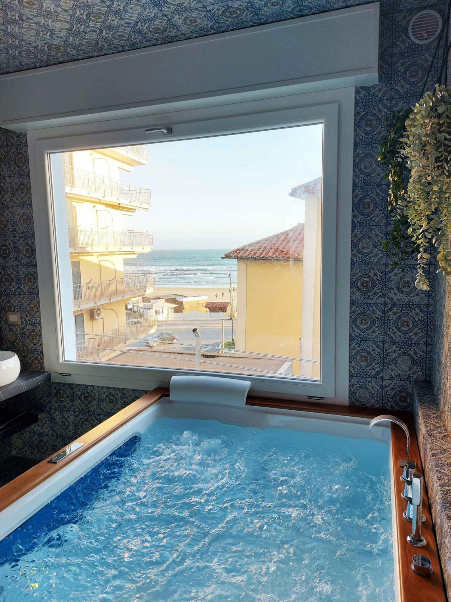 Sweet Home & Wellness Affittacamere Nettuno Ngoại thất bức ảnh